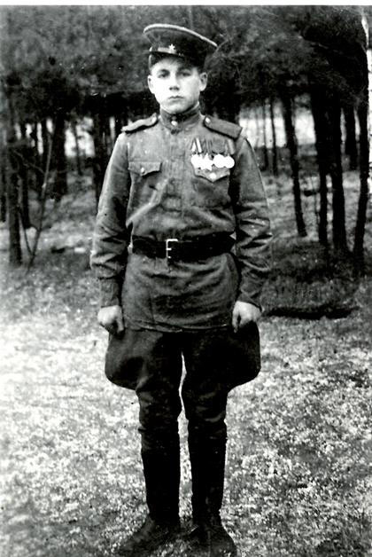 1949 год. Г. Булатов в Берлине перед демобилизацией